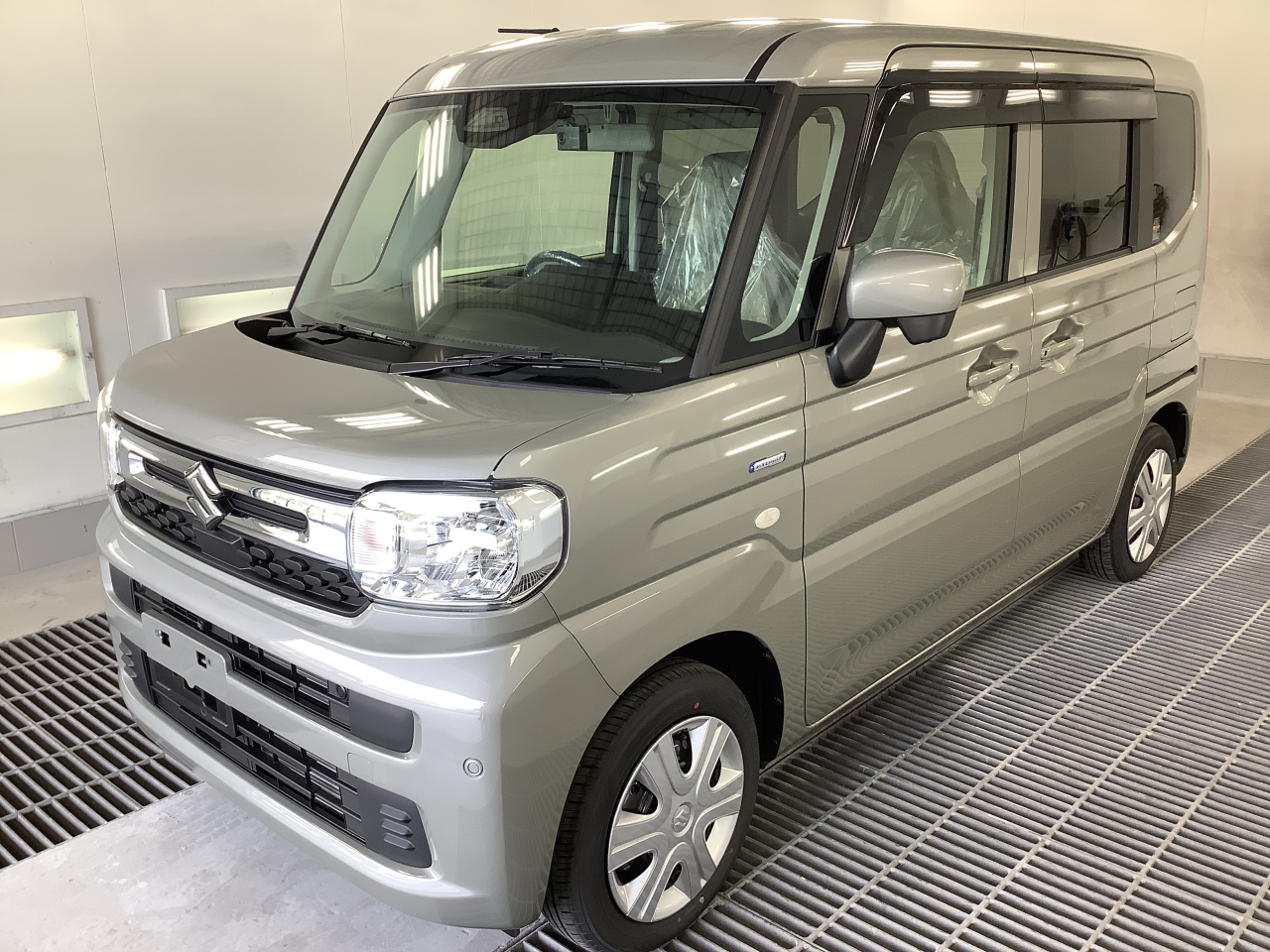 【ご納車御礼】美方郡のお客様に新型「スズキ スペーシア HYBRID X（4WD）」をご納車！快適オットマン＆【DIAⅡキーパー×塩害ガード】